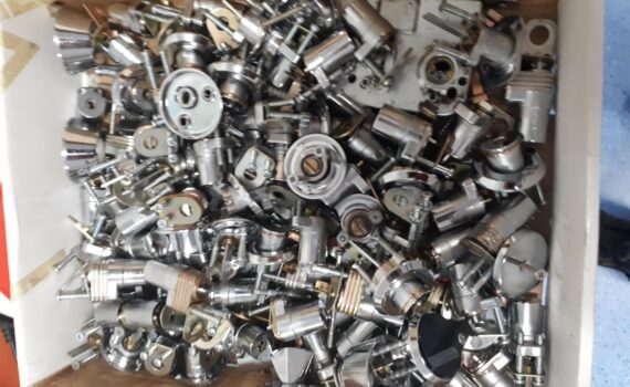 Ovista irrotettuja lukkoja