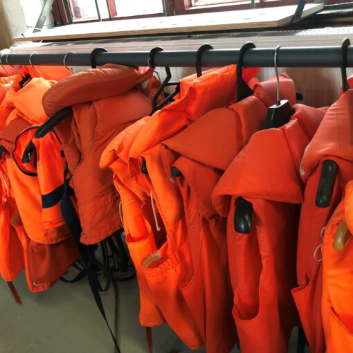 Lainattavia pelastusliivejä