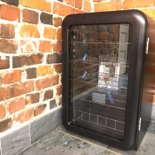 lasiovellinen jääkaappi
