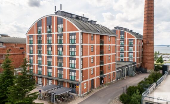 Borupinraitti 4 rakennuksen julkisivukuva.